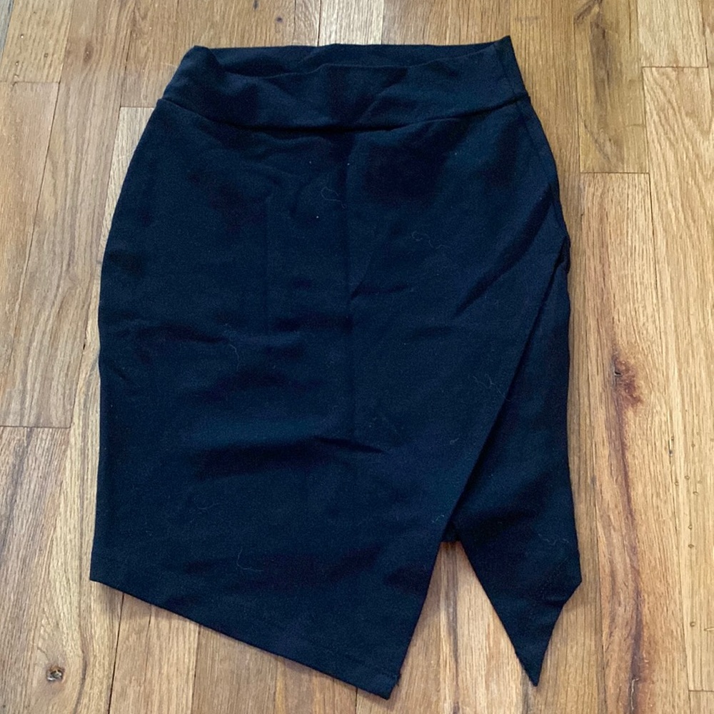 Forever 21 black mini skirt with slit